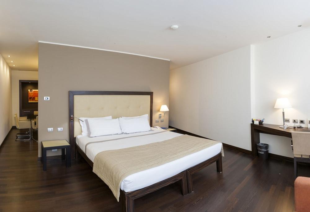 Hotel Cruise Lucino
