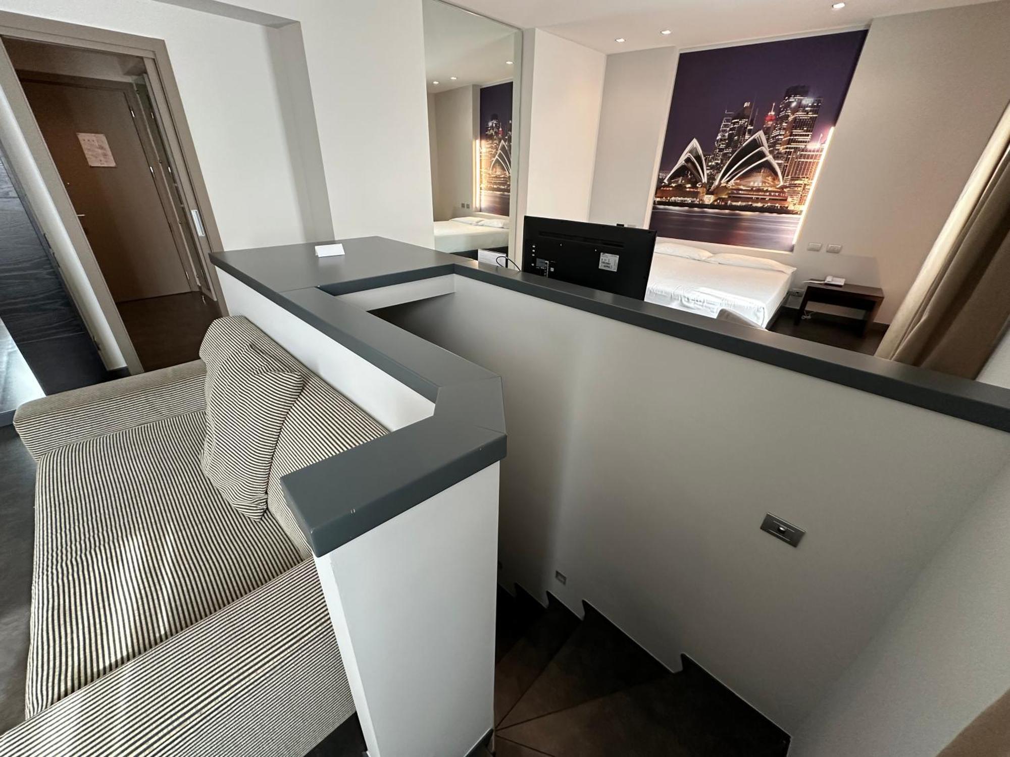 Cruise Hotel