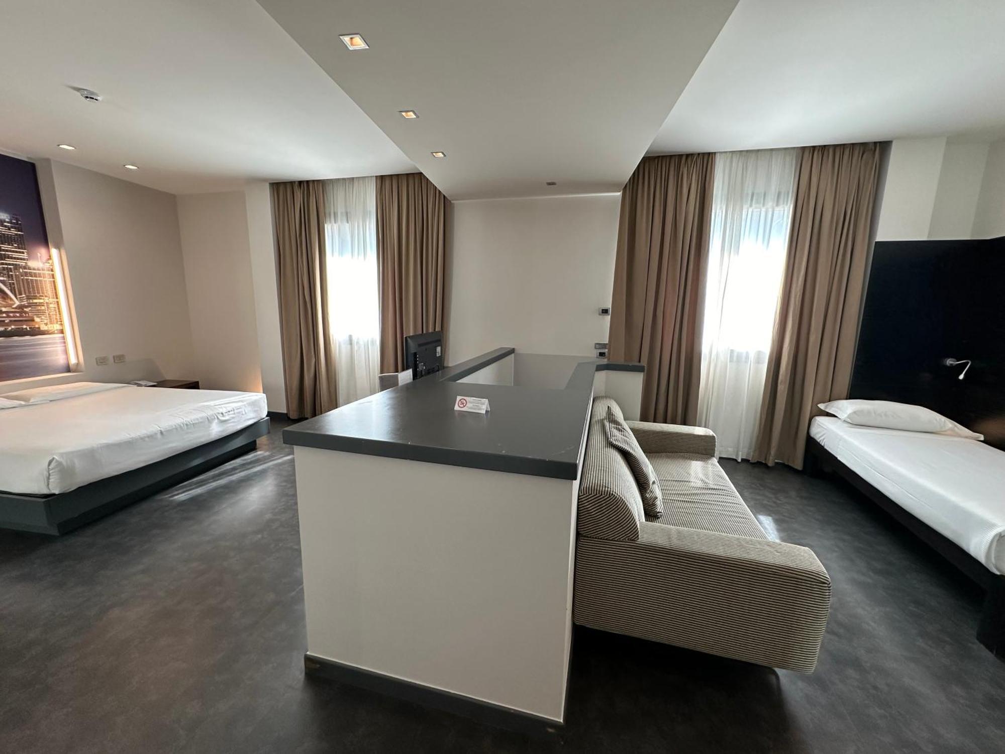 Hotel Cruise 4*