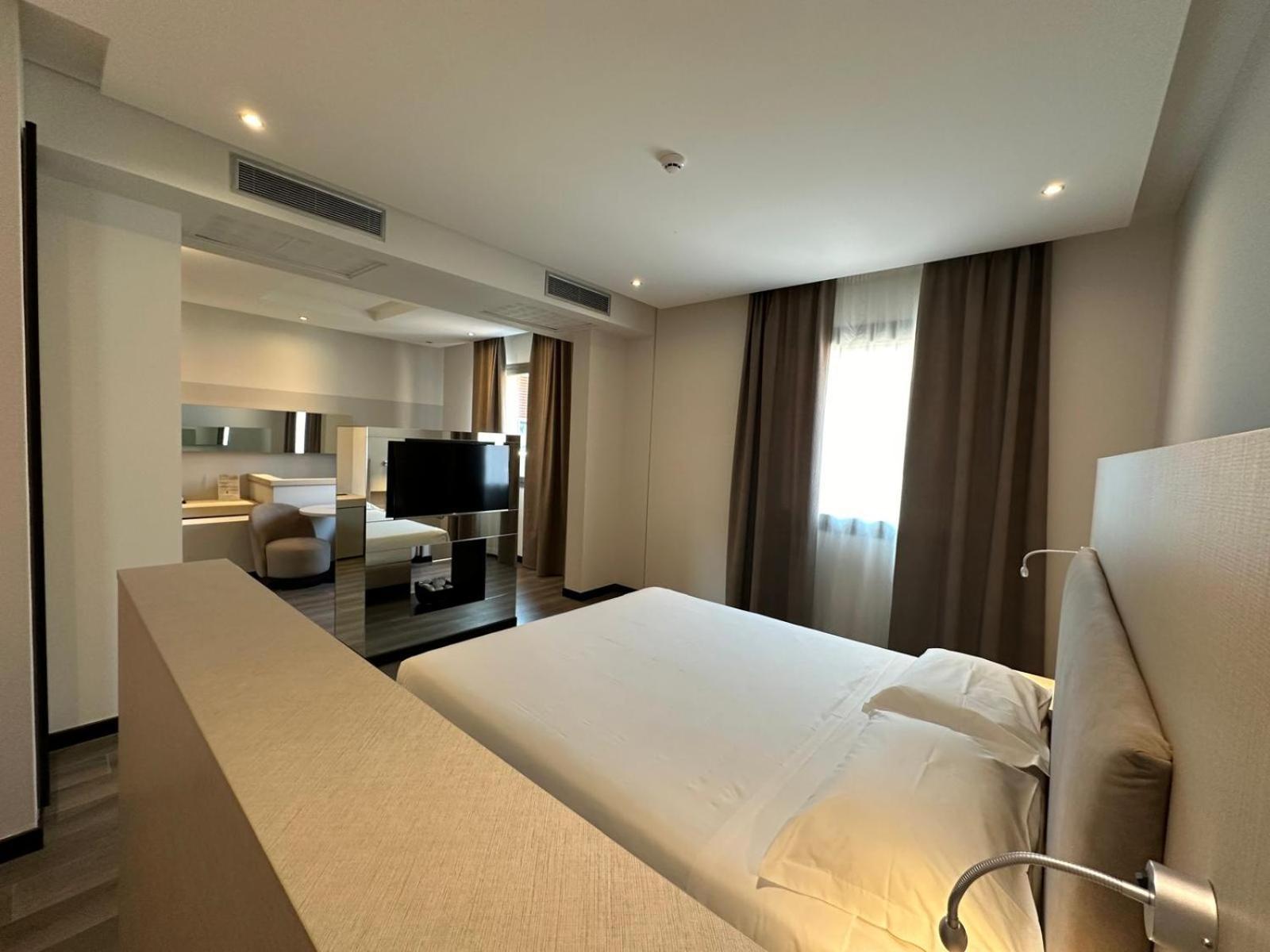 Cruise Hotel