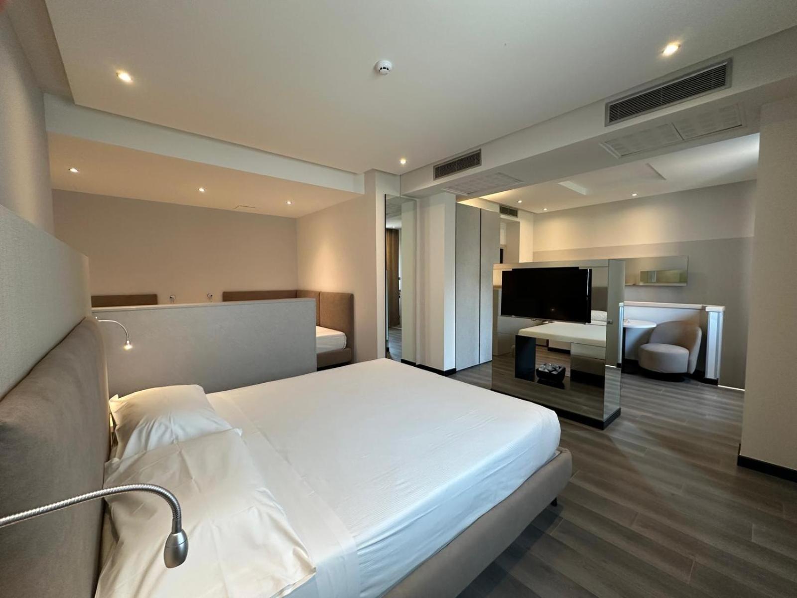 Hotel Cruise Lucino