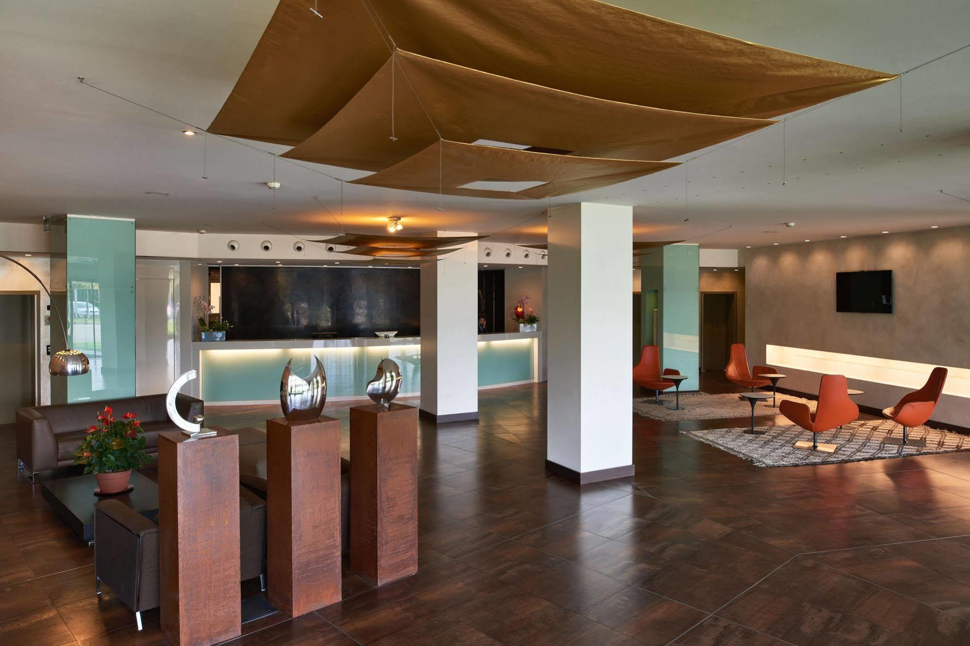 Cruise Hotel Lucino